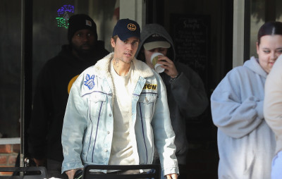 13.12 | Saindo do Beverly Glen Deli em Los Angeles