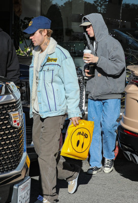13.12 | Saindo do Beverly Glen Deli em Los Angeles