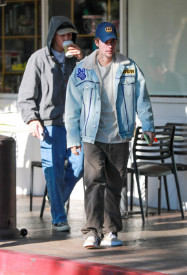 13.12 | Saindo do Beverly Glen Deli em Los Angeles