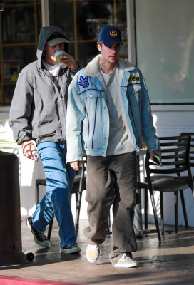 13.12 | Saindo do Beverly Glen Deli em Los Angeles