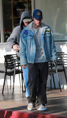 13.12 | Saindo do Beverly Glen Deli em Los Angeles
