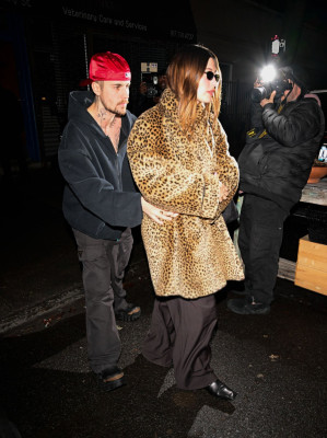 06.02 | Justin e Hailey Bieber em Nova York.