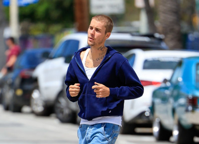 03.05 | Aparição em Los Angeles, Califórnia.