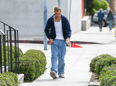 03.05 | Aparição em Los Angeles, Califórnia.