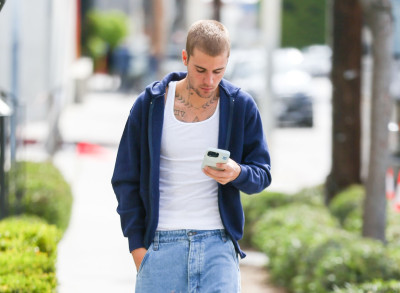 03.05 | Aparição em Los Angeles, Califórnia.