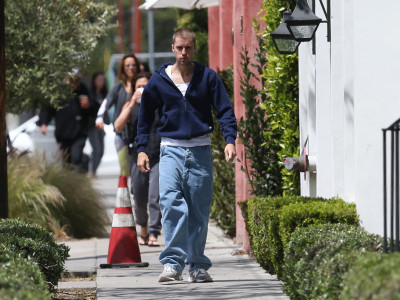 03.05 | Aparição em Los Angeles, Califórnia.
