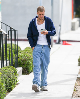 03.05 | Aparição em Los Angeles, Califórnia.