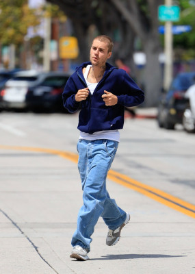 03.05 | Aparição em Los Angeles, Califórnia.