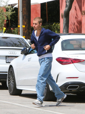 03.05 | Aparição em Los Angeles, Califórnia.