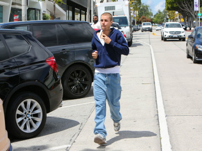 03.05 | Aparição em Los Angeles, Califórnia.