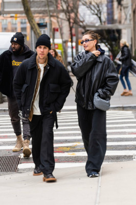 25.01 | Justin e Hailey Bieber em Nova York.
