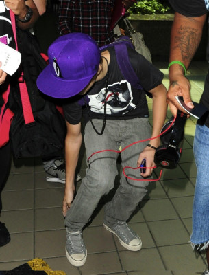 24.07 | Justin Bieber chegando no aeroporto LAX