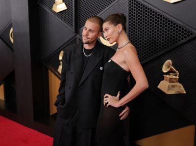01.02 | Justin Bieber e Hailey Bieber no redcarpet da 68ª edição do Grammy Awards em Los Angeles