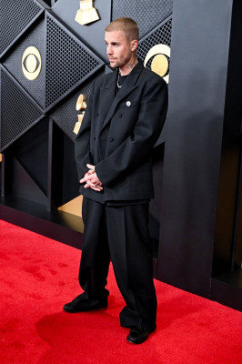 01.02 | Justin Bieber e Hailey Bieber no redcarpet da 68ª edição do Grammy Awards em Los Angeles