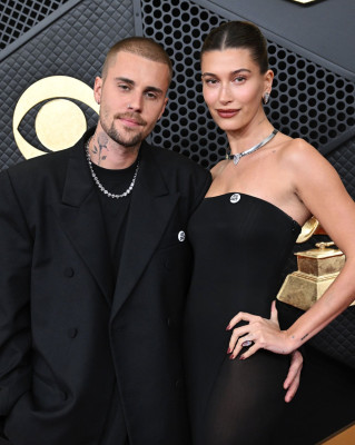 01.02 | Justin Bieber e Hailey Bieber no redcarpet da 68ª edição do Grammy Awards em Los Angeles