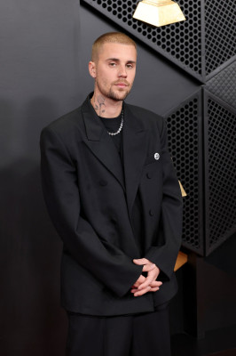 01.02 | Justin Bieber e Hailey Bieber no redcarpet da 68ª edição do Grammy Awards em Los Angeles