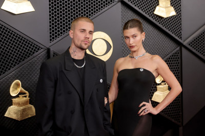 01.02 | Justin Bieber e Hailey Bieber no redcarpet da 68ª edição do Grammy Awards em Los Angeles