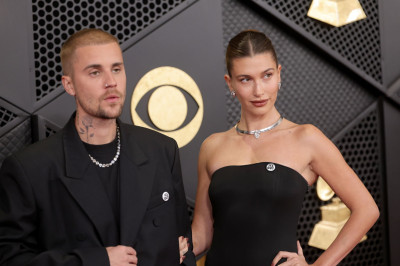 01.02 | Justin Bieber e Hailey Bieber no redcarpet da 68ª edição do Grammy Awards em Los Angeles