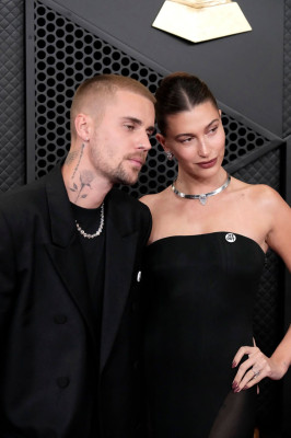 01.02 | Justin Bieber e Hailey Bieber no redcarpet da 68ª edição do Grammy Awards em Los Angeles