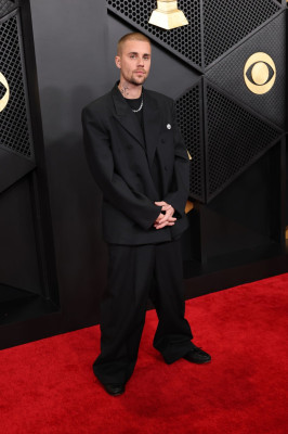 01.02 | Justin Bieber e Hailey Bieber no redcarpet da 68ª edição do Grammy Awards em Los Angeles