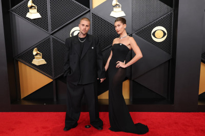 01.02 | Justin Bieber e Hailey Bieber no redcarpet da 68ª edição do Grammy Awards em Los Angeles