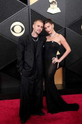 01.02 | Justin Bieber e Hailey Bieber no redcarpet da 68ª edição do Grammy Awards em Los Angeles