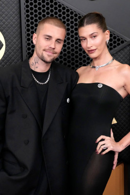 01.02 | Justin Bieber e Hailey Bieber no redcarpet da 68ª edição do Grammy Awards em Los Angeles
