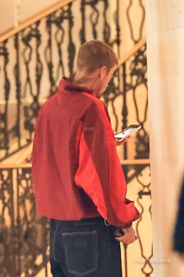 30.09 | Justin Bieber foi visto no The Maybourne em Beverly Hills, Califórnia.