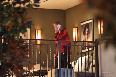 30.09 | Justin Bieber foi visto no The Maybourne em Beverly Hills, Califórnia.