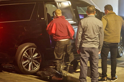 30.09 | Justin Bieber chegando à igreja em Beverly Hills, CA.