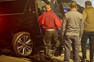 30.09 | Justin Bieber chegando à igreja em Beverly Hills, CA.