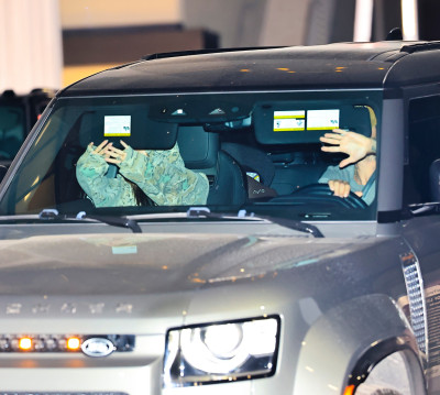 05.10 | Justin Bieber e Hailey Bieber chegando a um cinema em Los Angeles