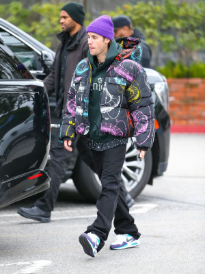 15.01 | Aparição de Justin e Hailey Bieber em Los Angeles, Califórnia