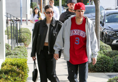07.01 | Aparição de Justin e Hailey Bieber em Los Angeles, Califórnia
