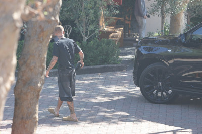 22.10 | Justin Bieber a caminho de um estúdio de gravação em Los Angeles.